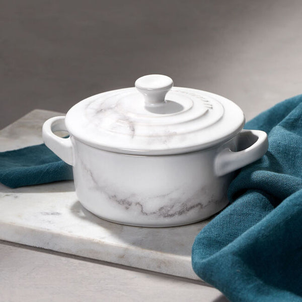 https://www.dasallas.com/cdn/shop/files/marble_mini_cocotte_g1_grande.jpg?v=1685592657