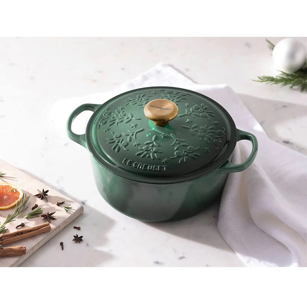 Noel Collection Signature 4.5-Quart Embossed Tree Dutch Oven with